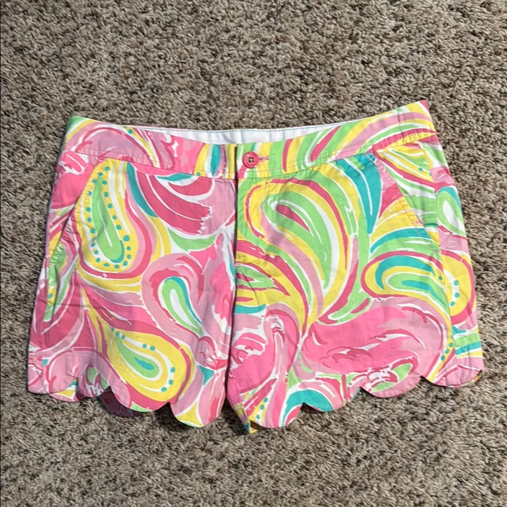 Lilly Pulitzer size 4 “the buttercup short” flamingo print with scalloped hem - Picture 1 of 3